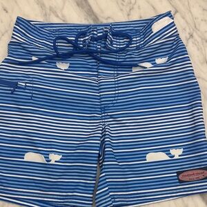 EUC Vineyard Vines Blue and White Whale Pattern swim trunks w zipper pocket